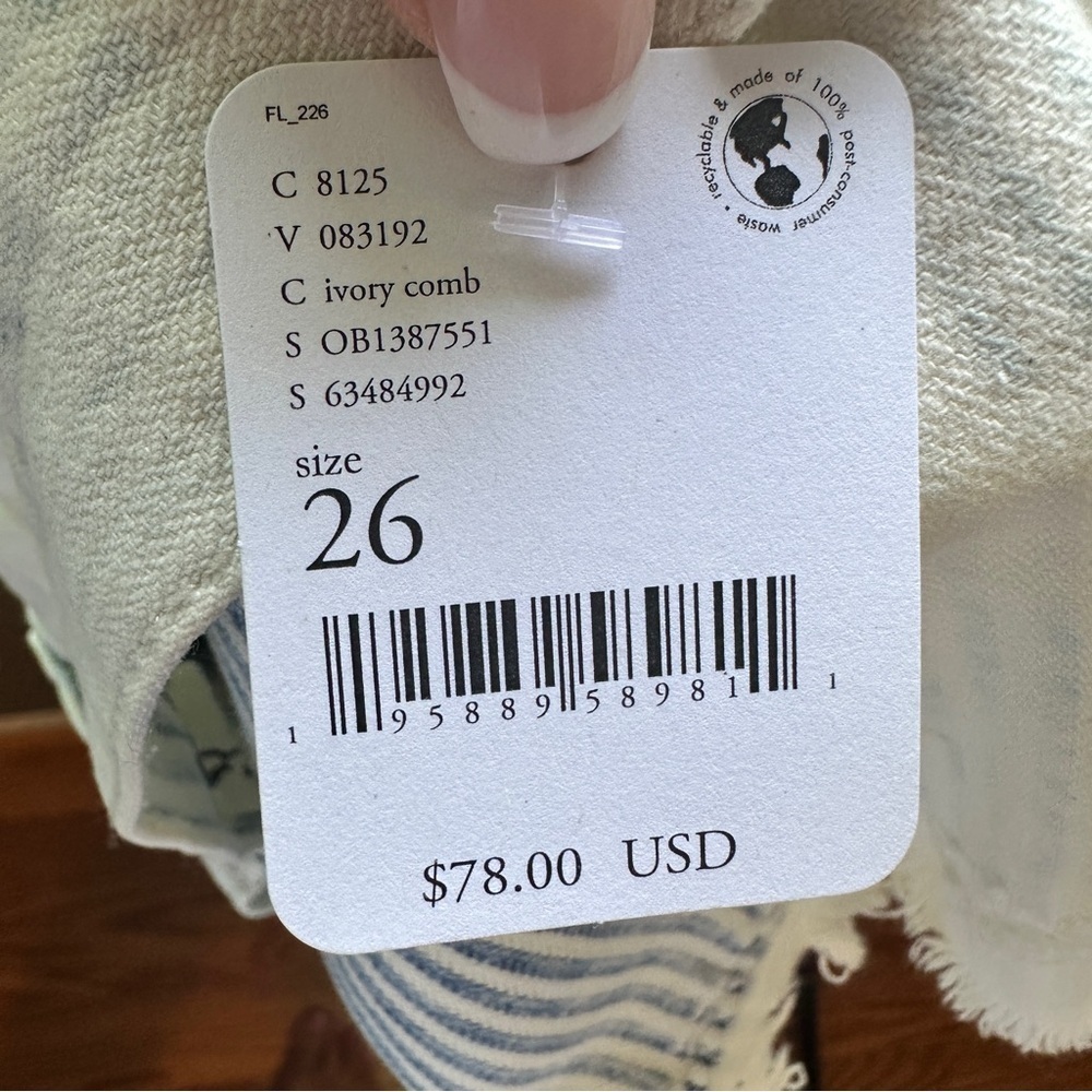 Free People Ivory Comb Distressed High Rise Cutoff Shorts 26 Acid Wash NWT - Picture 13 of 16